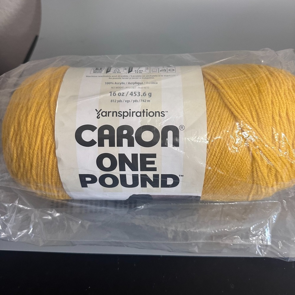 Caron One Pound Sunflower Yellow Acrylic Yarn 16oz 812 Yards Medium 4 10549